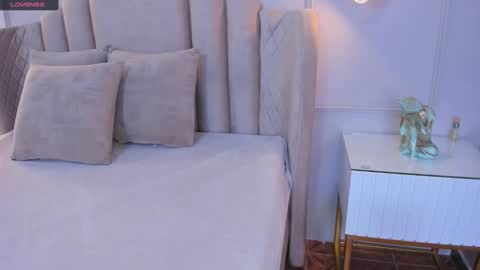 Snapshot of aria_greco chatting on 12-18-24, 02:53 Aria  online show from 12-18-24, 02:53