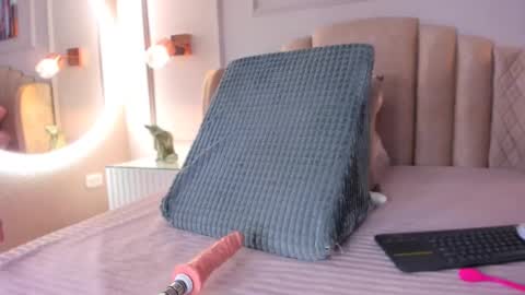 Snapshot of aria_greco chatting on 02-09-25, 06:33 Aria  online show from 02-09-25, 06:33