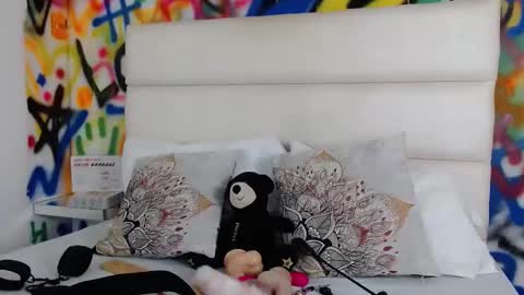 aria online show from 12-18-24, 11:56