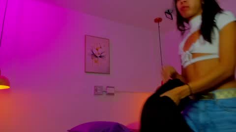 Snapshot of aria_millers1 chatting on 04-24-26, 11:01 aria_millers1 online show from 04-24-26, 11:01