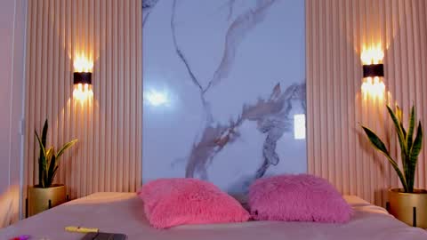 Snapshot of aria_millers_ chatting on 02-22-25, 11:35 Aria Millers online show from 02-22-25, 11:35