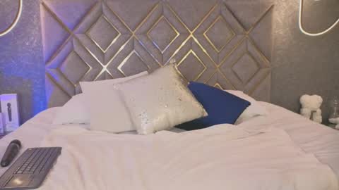 Snapshot of aria_moont chatting on 09-10-25, 08:09 I OOT online show from 09-10-25, 08:09