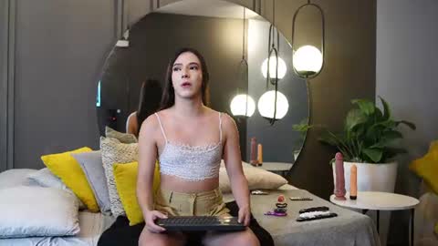 Ariaa online show from 07-15-26, 06:46