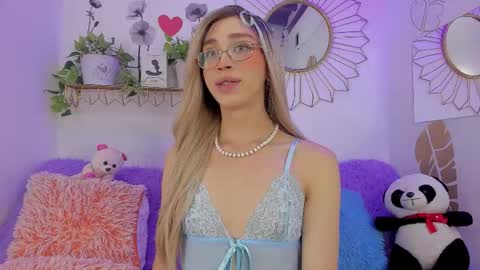 Snapshot of ariadna_evangeline chatting on 10-11-25, 05:50 Angel online show from 10-11-25, 05:50