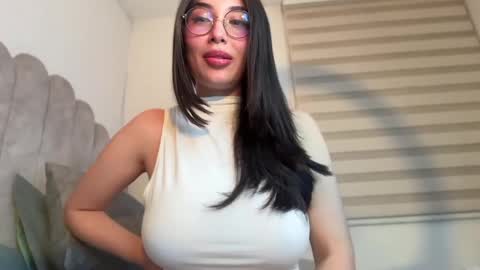 ARIADNA  IM NEW HERE THANK YOU VERY MUCH FOR FOLLOWING ME online show from 05-31-26, 06:42