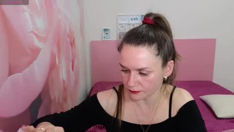 Snapshot of ariagrays chatting on 11-29-25, 02:42 AriaGray online show from 11-29-25, 02:42