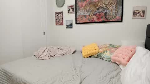 Snapshot of ariah_is_blonde chatting on 11-14-25, 08:51 Ariah online show from 11-14-25, 08:51