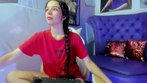 Ariana  online show from 11-29-25, 11:35