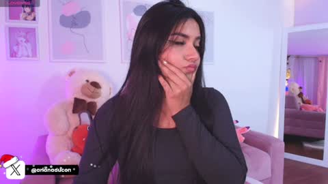 Snapshot of ariana_bae_ chatting on 12-24-24, 12:22   online show from 12-24-24, 12:22