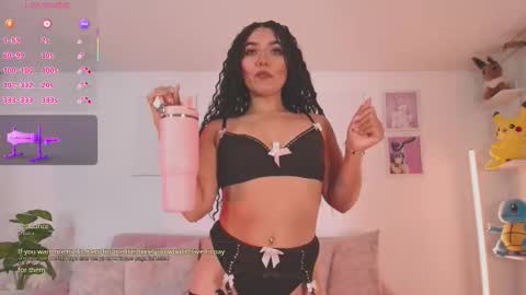 Snapshot of ariana_bae_ chatting on 10-23-25, 10:52   online show from 10-23-25, 10:52