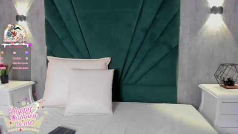 Snapshot of ariana_ceballos chatting on 12-27-24, 12:01 ARIANA online show from 12-27-24, 12:01