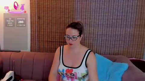 Ariana Cruz online show from 11-30-25, 12:53