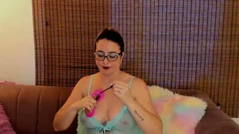 Ariana Cruz online show from 05-14-26, 12:01