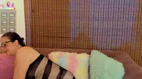 Ariana Cruz online show from 05-16-26, 12:37