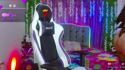 Ariana online show from 10-29-25, 03:47