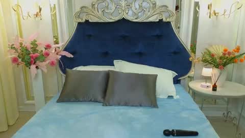 Ariana online show from 05-19-26, 01:56