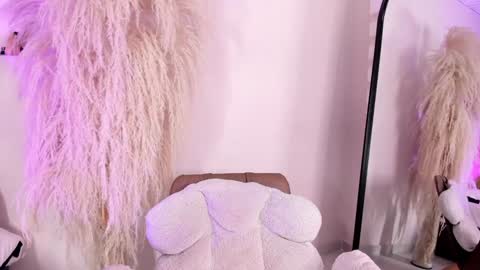 Snapshot of ariana_rosse__ chatting on 01-13-25, 12:45 Ariana online show from 01-13-25, 12:45