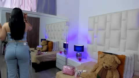  ariana  online show from 03-29-26, 04:07