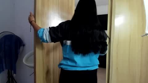 Snapshot of ariana_rouse_ chatting on 04-30-26, 04:24 ariana online show from 04-30-26, 04:24