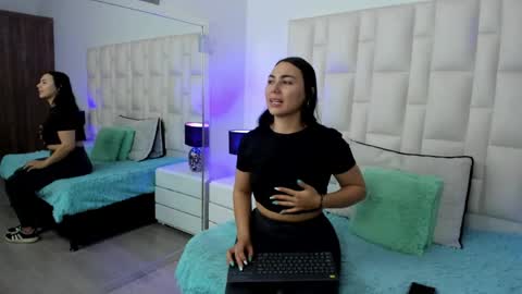 Snapshot of ariana_rouse_ chatting on 05-22-26, 04:12 ariana online show from 05-22-26, 04:12