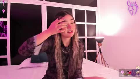 Ari online show from 03-08-25, 03:28