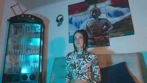 Snapshot of ariana_whitee chatting on 04-28-26, 10:53 ariana_whitee online show from 04-28-26, 10:53