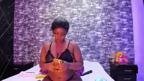 Snapshot of arianaablack chatting on 02-14-25, 12:14 Ariana online show from 02-14-25, 12:14