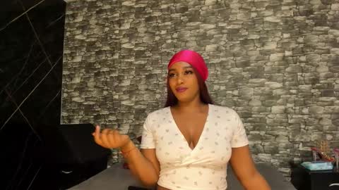 Ariana online show from 11-25-25, 12:27