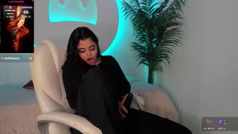 Snapshot of arianapierce chatting on 10-18-25, 01:34 arianapierce online show from 10-18-25, 01:34