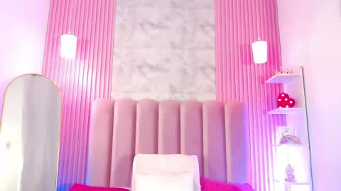ArianaRougee online show from 05-19-26, 11:05