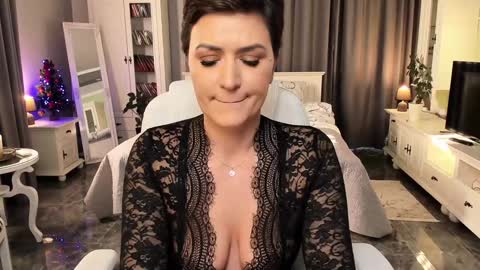 Ana online show from 12-17-24, 12:33