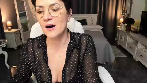 Ana online show from 02-17-25, 03:31