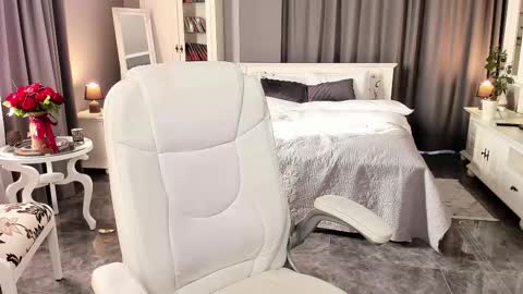 Ana online show from 02-19-25, 11:28