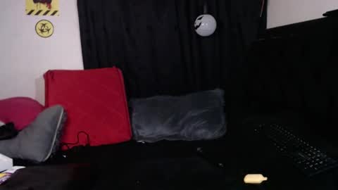 Snapshot of arianauwu666 chatting on 12-26-24, 04:32 help me 100 hands up my OF is Free  online show from 12-26-24, 04:32