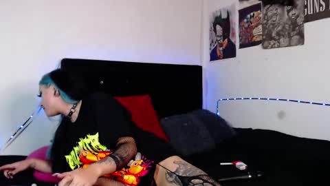 Snapshot of arianauwu666 chatting on 01-05-25, 01:03 help me 100 hands up my OF is Free  online show from 01-05-25, 01:03