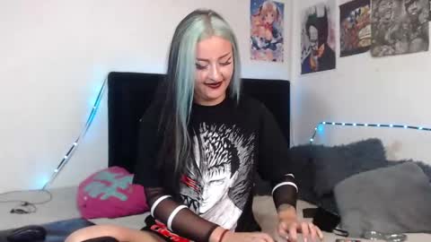 Snapshot of arianauwu666 chatting on 01-27-25, 10:27 help me 100 hands up my OF is Free  online show from 01-27-25, 10:27