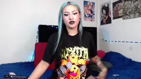 Snapshot of arianauwu666 chatting on 02-23-25, 12:51 help me 100 hands up my OF is Free  online show from 02-23-25, 12:51