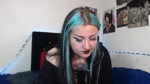 Snapshot of arianauwu666 chatting on 03-12-25, 05:46 help me 100 hands up my OF is Free  online show from 03-12-25, 05:46