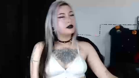 Snapshot of arianauwu666 chatting on 09-10-25, 09:59 help me 100 hands up my OF is Free  online show from 09-10-25, 09:59