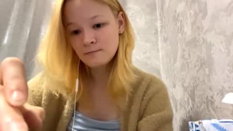 Snapshot of arianawarmington chatting on 07-23-26, 09:07 Kira online show from 07-23-26, 09:07