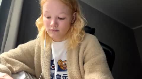 Snapshot of arianawarmington chatting on 07-29-26, 09:07 Kira online show from 07-29-26, 09:07