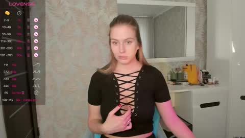 Snapshot of arianawei chatting on 12-02-25, 10:31 Ariana online show from 12-02-25, 10:31