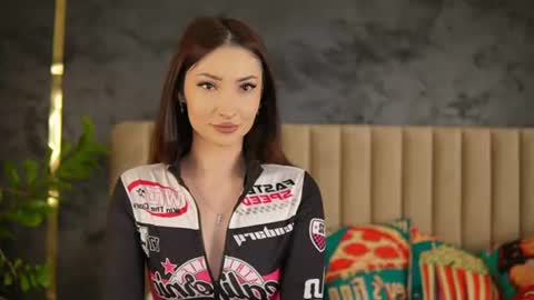 Snapshot of arianna_moonx chatting on 07-10-26, 08:29 arianna_moonx online show from 07-10-26, 08:29