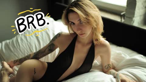 Snapshot of arianna_richi chatting on 02-22-26, 06:35 Olivka online show from 02-22-26, 06:35