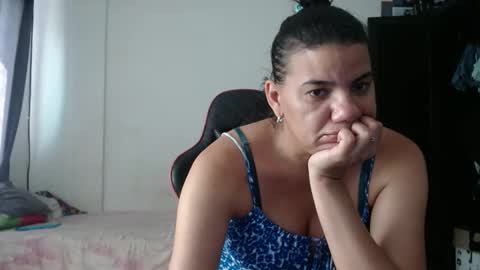 Snapshot of ariannaloovel chatting on 05-14-26, 06:37 ariannaloovel online show from 05-14-26, 06:37