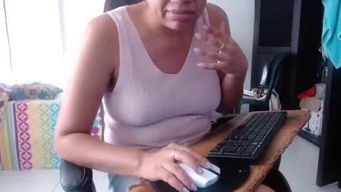 Snapshot of ariannaloovel chatting on 05-28-26, 04:04 ariannaloovel online show from 05-28-26, 04:04