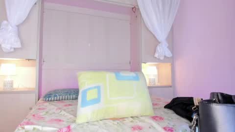 ariannavega_ online show from 05-27-26, 11:40