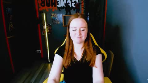 Snapshot of ariel_yumi chatting on 11-17-25, 06:03 Ariel online show from 11-17-25, 06:03