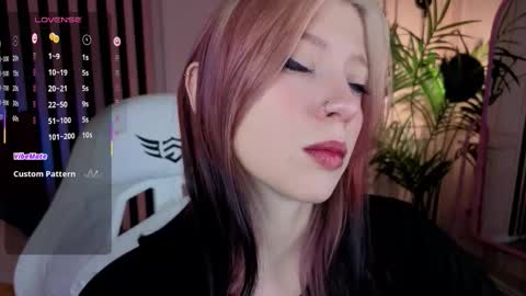 Ariel online show from 10-09-25, 03:43