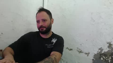 Snapshot of arield85 chatting on 01-24-25, 01:03 Ariel online show from 01-24-25, 01:03